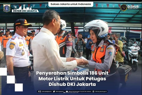 Penyerahan Simbolis 186 Unit Motor Listrik Petugas Dishub DKI Jakarta